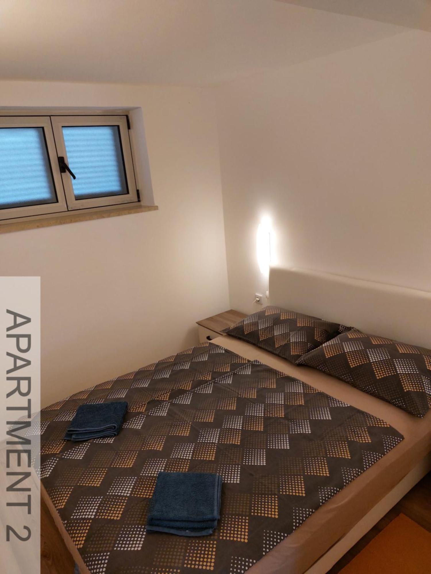 Apartmani Denis Stara Baška Exterior foto