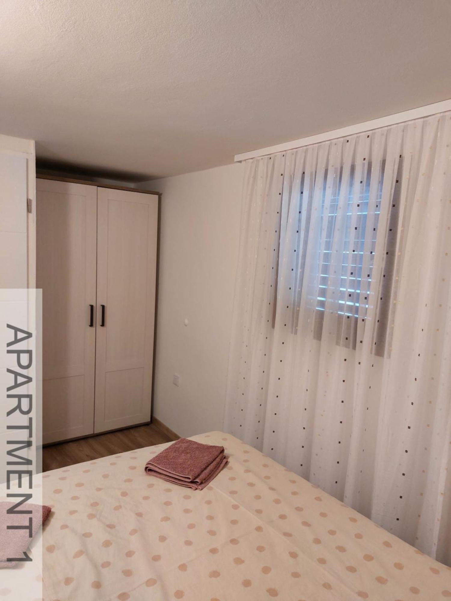 Apartmani Denis Stara Baška Exterior foto